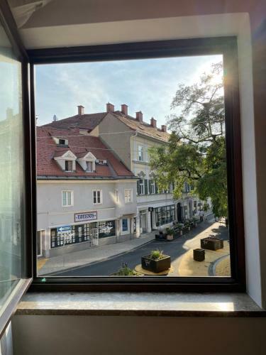 Zentrum & Parkm�glichkeit Top Saniertes Apartment