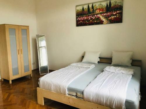 Lilian�s Royal Apartment