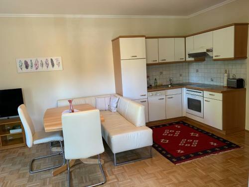 Nettes 2 Zimmer Apartment Autobahnn�he