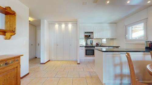 Gonenstein Residence In Leukerbad, Entire Apartment/studio With Balcony