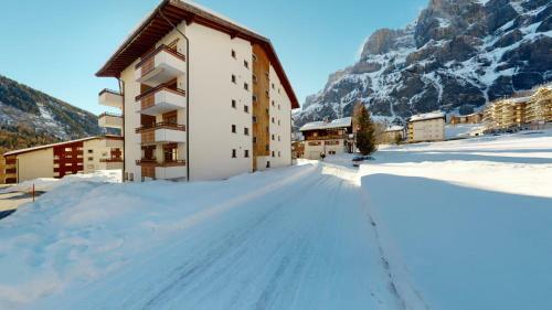 Gonenstein Residence In Leukerbad, Entire Apartment/studio With Balcony