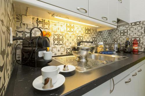 Apartamento Monolocale Con Terrazzo Vista Lago E Garage Via Cassarinetta
