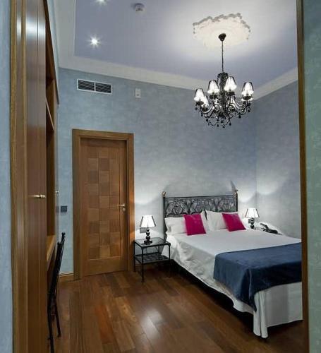 Hostal Posada Real Los Cinco Linajes