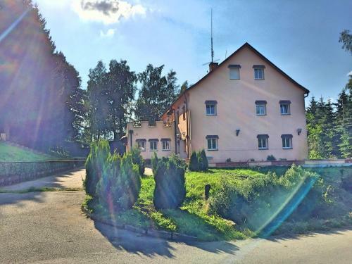 Hostal Penzion Nad Jezerem