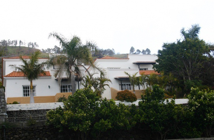 Apartamentos Y Bungalows Finca Col�n