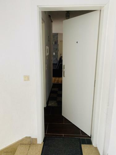 Drei Zimmer Apartment Am Rhein