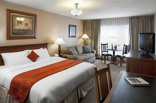 Hotel Tonquin Inn