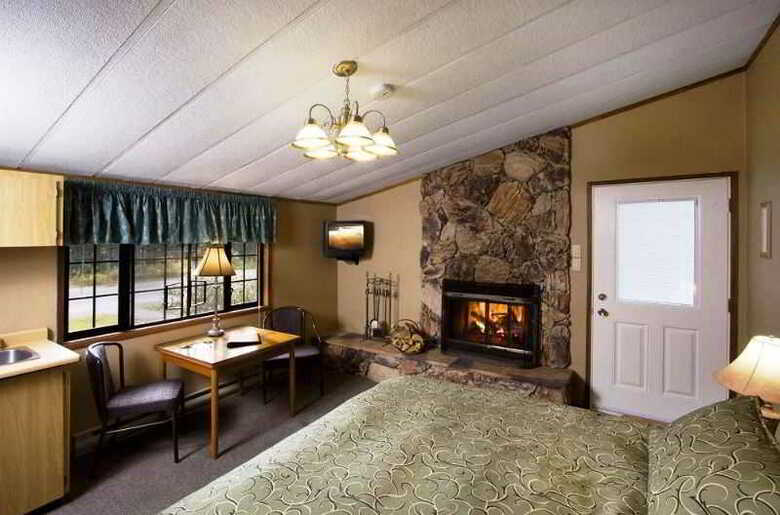 Hotel Sunwapta Falls Rocky Mountain Lodge