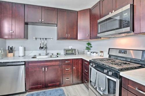 Sunny San Diego Home With Yard, 8 Mi To Beaches!