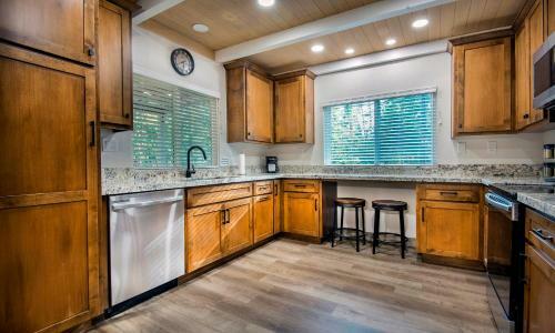 12r Hilltop Haven