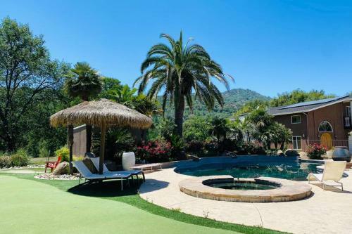 Private Mountain Retreat With Pool And Mini-golf