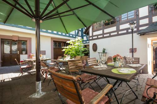 Hotel Und Weinhaus Zum Krug
