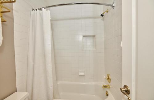Apartamento St Anton Courtyard View 2-bedroom Condos With Two Oversized Jacuzzi Spas
