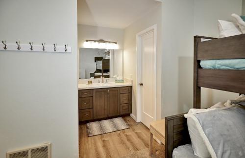 Apartamento St Anton Courtyard View 2-bedroom Condos With Two Oversized Jacuzzi Spas