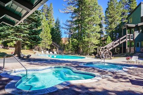 Apartamento St Anton Courtyard View 2-bedroom Condos With Two Oversized Jacuzzi Spas