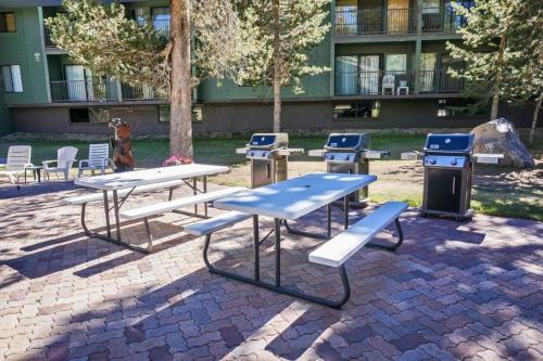 Apartamento St Anton Courtyard View 2-bedroom Condos With Two Oversized Jacuzzi Spas
