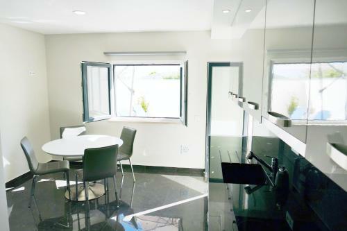 Baleal Poolfront Apartment