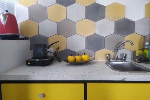 Apartamento Doble Matrimonial, Monoambiente, 4to Piso Escalera