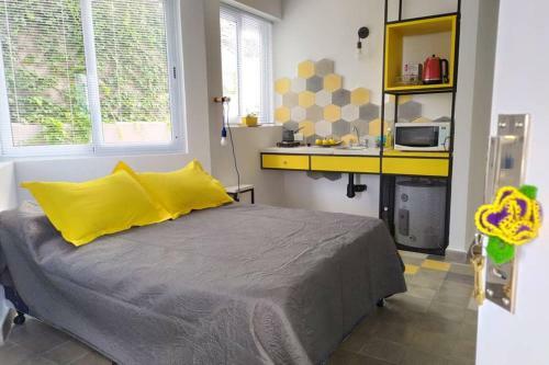 Apartamento Doble Matrimonial, Monoambiente, 4to Piso Escalera