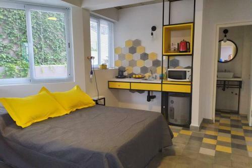 Apartamento Doble Matrimonial, Monoambiente, 4to Piso Escalera