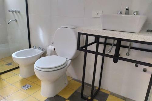 Apartamento Doble Matrimonial, Monoambiente, 4to Piso Escalera