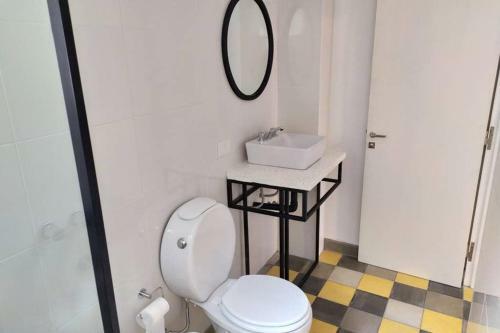 Apartamento Doble Matrimonial, Monoambiente, 4to Piso Escalera