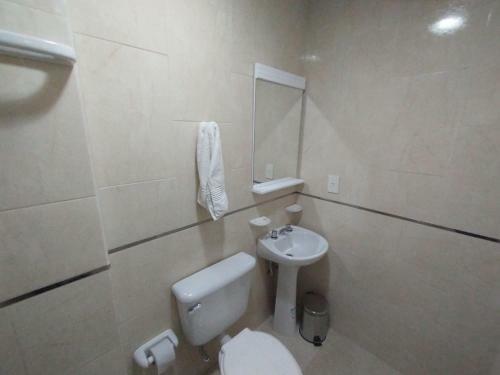 Habitaci�n Con Ba�o Privado En Edificio 1er Piso