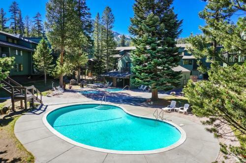 Apartamento St Anton Courtyard View 2-bedroom Condos With Pool & Jacuzzi