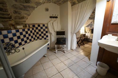 Bed & Breakfast La Seigneurie De Naves