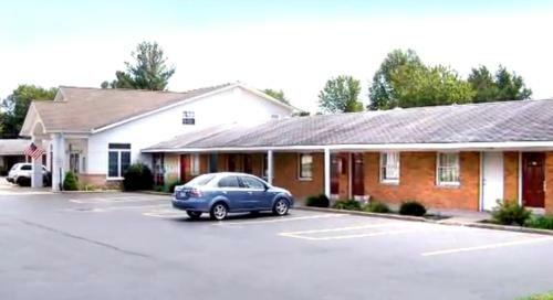Motel Monticello Inn - Monticello, Indiana