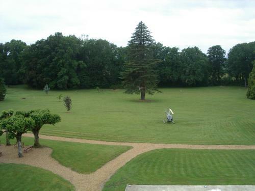 Bed & Breakfast Au Chateau De Montbraye