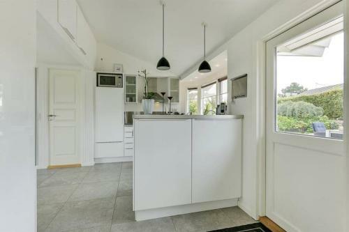 Eksklusiv Sommerhus Beliggende I Vandkanten