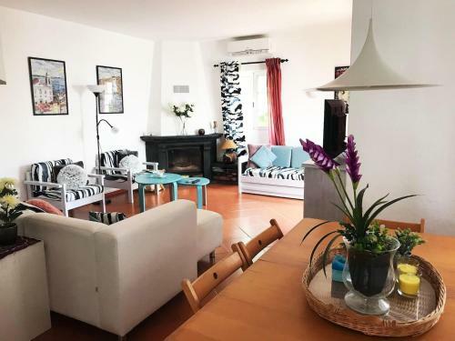 Villa C/ Piscina Pr�xima Da Praia