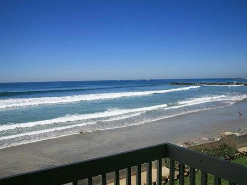 E20 - Tropical Paradise - On-the-sand