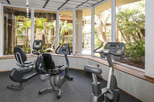 E20 - Tropical Paradise - On-the-sand