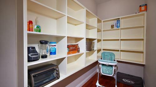 Private Home Ocean View, Air-conditioned Just Steps To The Beach