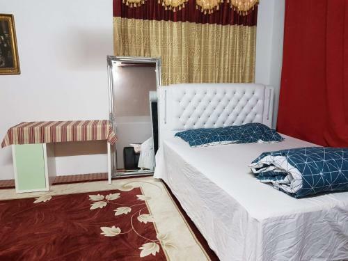 Private Room In A Luxurious Apartment, With Shared Bathroom & Kitchen