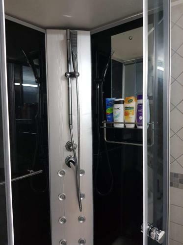 Private Room In A Luxurious Apartment, With Shared Bathroom & Kitchen