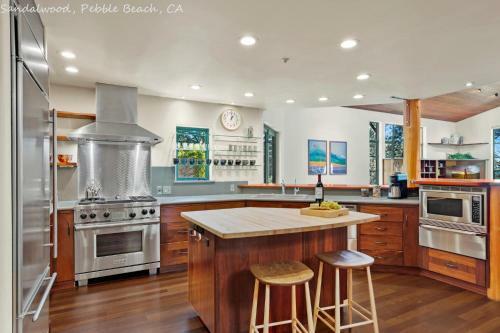 Pebble Beach Timeless Contemporary 4 Bed 5bath 30 Night Minimum