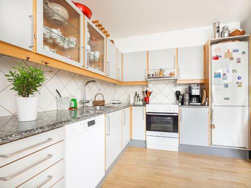 Bright Apartment With Access To A Huge Terrace