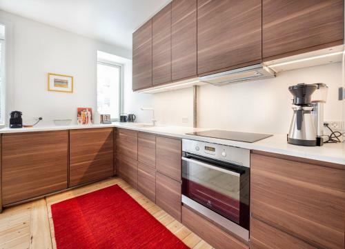 Central Beautiful 1 Bedroom Apartment With Terrace