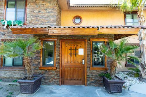 Beautiful Apartment Near China Lake