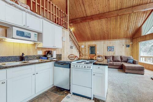 Treetop Retreat