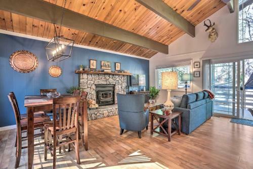 Modern Cabin With Game Room And Deck, Near Skiing