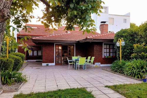 Casona Alegre Con Pileta Climatizada - Tandil