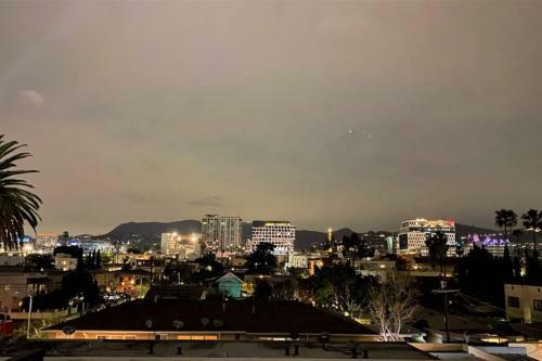 3bd/3ba Modern Hollywood Townhouse With Private Rooftop