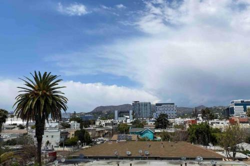 3bd/3ba Modern Hollywood Townhouse With Private Rooftop