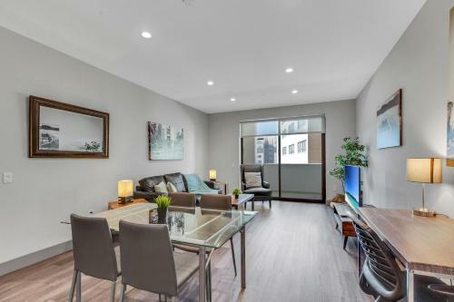 Suitesrus Apart Hotel At Miracle Mile