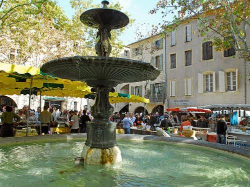Villa Entre Uz�s Arles Et Avignon