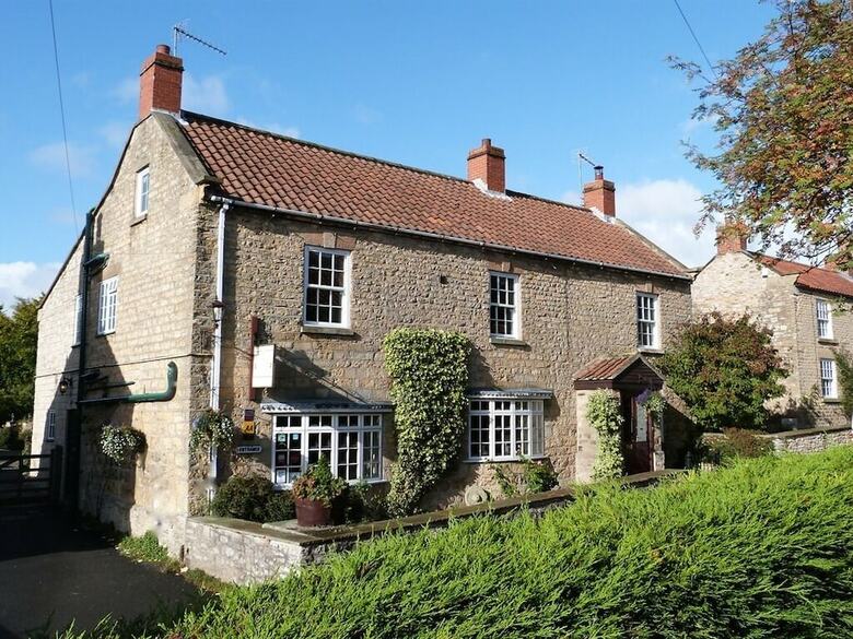 Hostal Plumpton Court